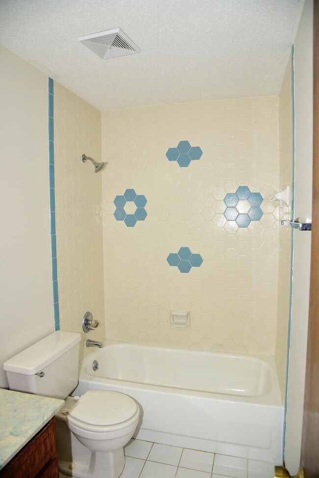 Building Photo - 822 St Joseph Cove