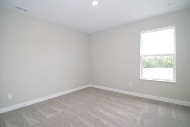 Building Photo - Beautiful Zionsville Townhome - *Special Offer!