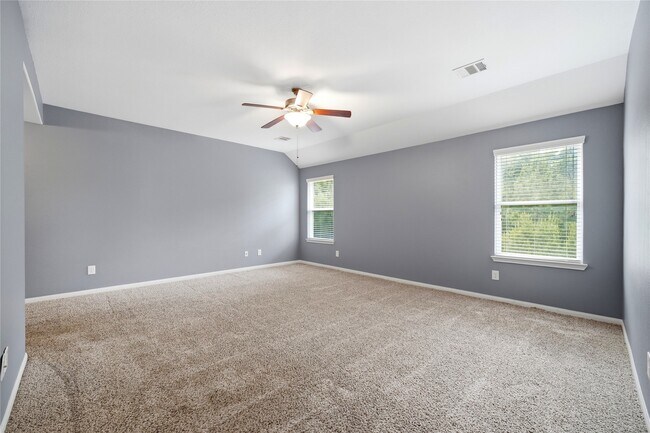 Building Photo - 10322 Urban Oak Trl