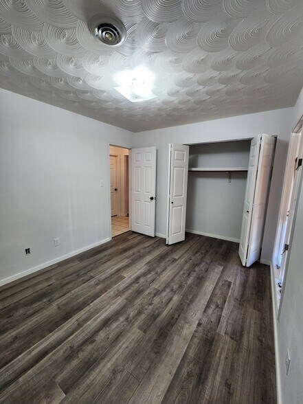 Bedroom 2 - 5477 Country Club Rd