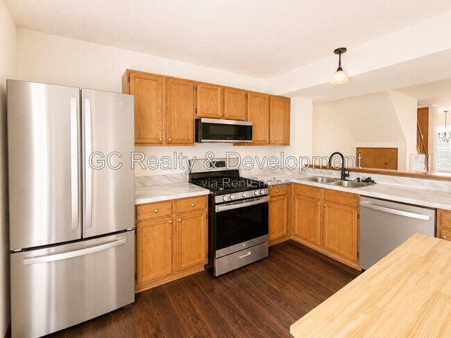 Building Photo - 312 Fieldstone Ct
