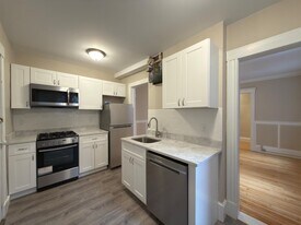 Building Photo - 6 Craigie Cir