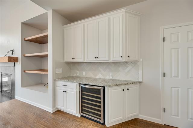 Building Photo - 2414 Thorntree Dr