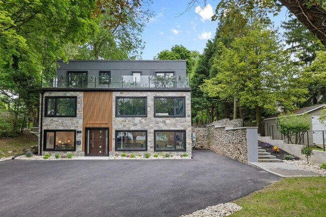Building Photo - 354 Winding Wy