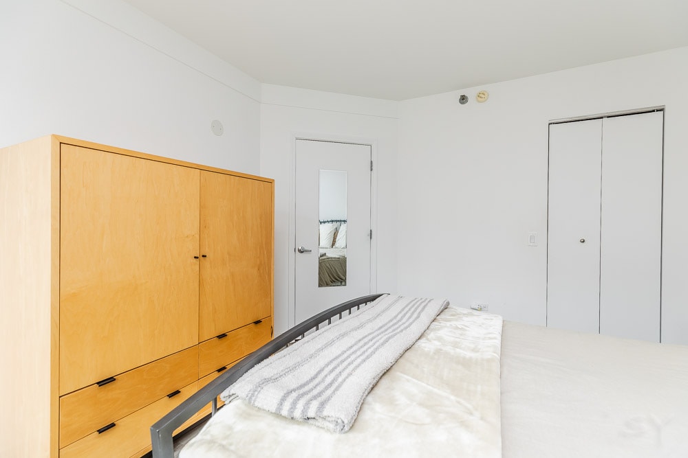 Building Photo - 33 W Ontario St