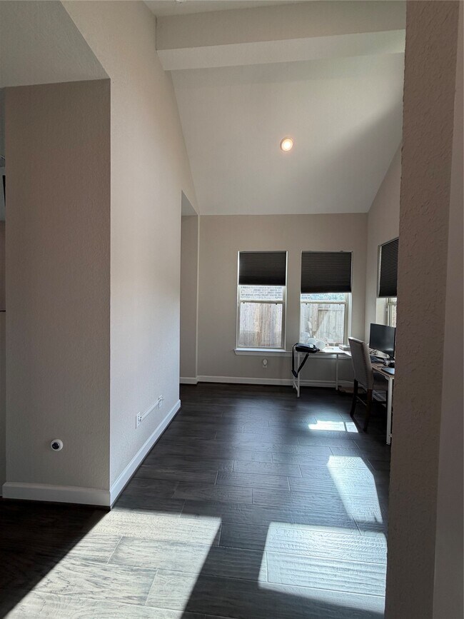 Building Photo - 10719 Pleasant View Dr