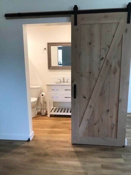 Building Photo - 6207 Goodland Ave