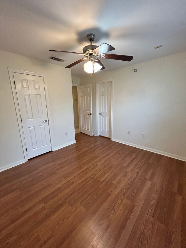 Building Photo - Medical Center Condo!