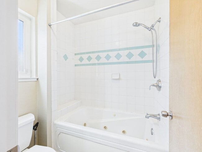 Building Photo - 2/2 Monterey Condo now available for rent