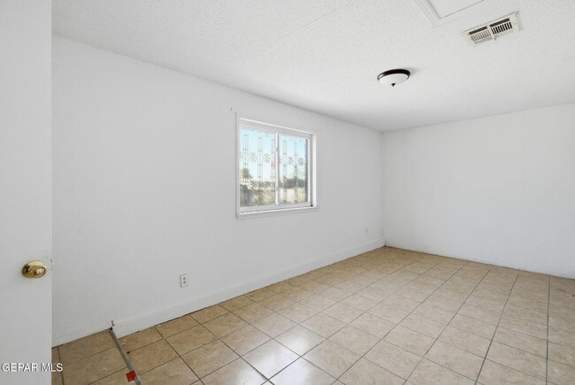 Building Photo - 8408 Reindeer Ave