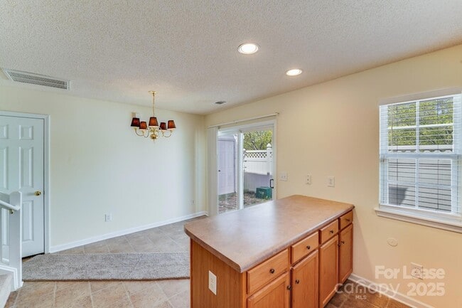 Building Photo - 17125 Greenlawn Hills Ct