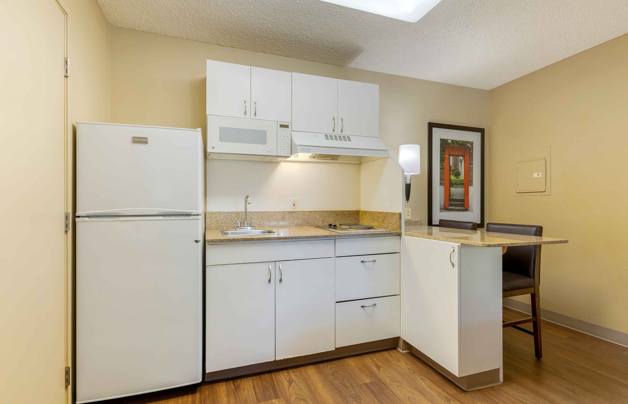 Building Photo - Furnished Studio-Portland - Tigard