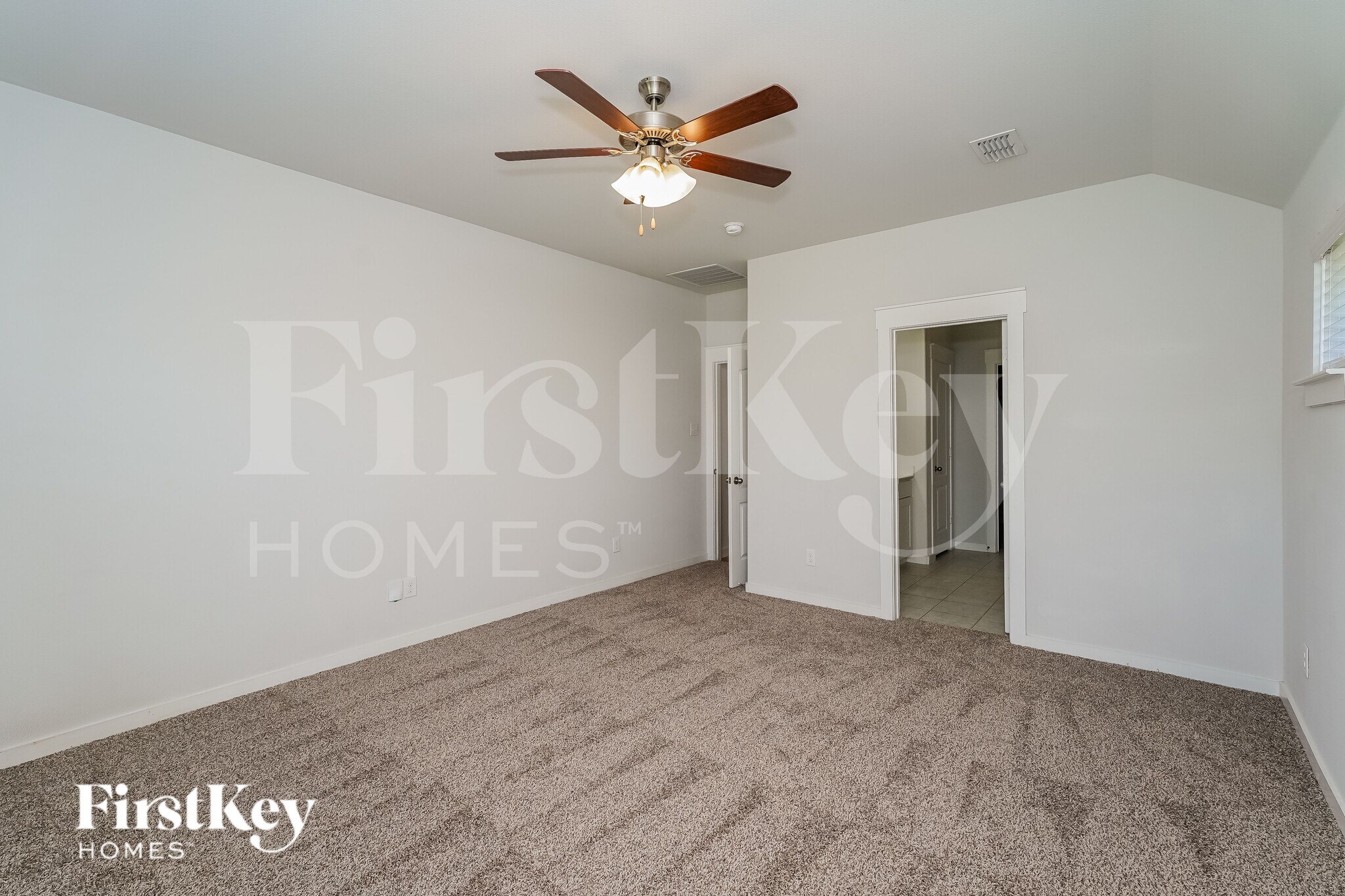 Building Photo - 9005 Dameron Dr