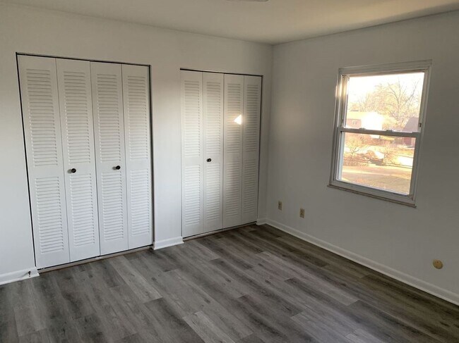 Building Photo - 1635 S Dorchester Dr