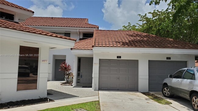 Building Photo - 985 NW 93rd Ave