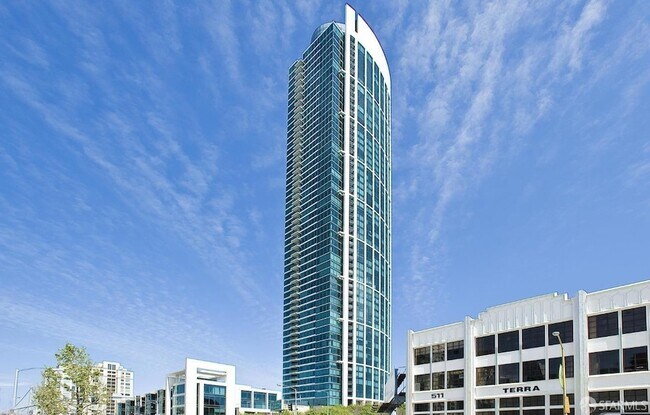 Building Photo - 425 1st St