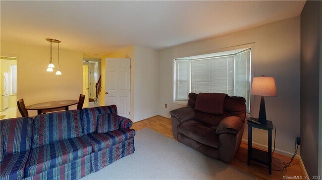 Building Photo - 1 Daventry Hill Ln