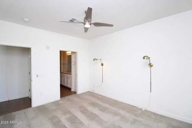 Building Photo - 2511 W Queen Creek Rd