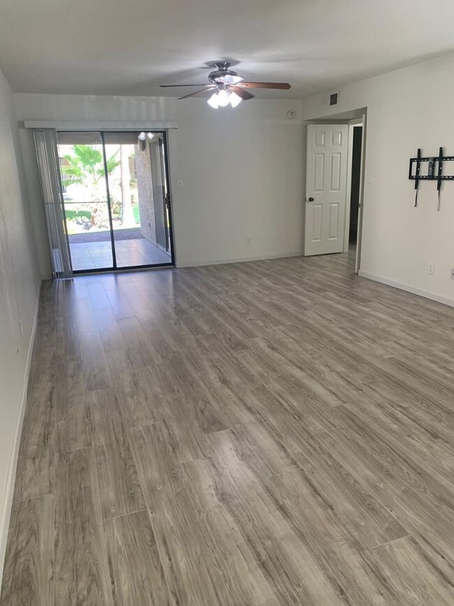 Building Photo - 9445 N 94th Pl