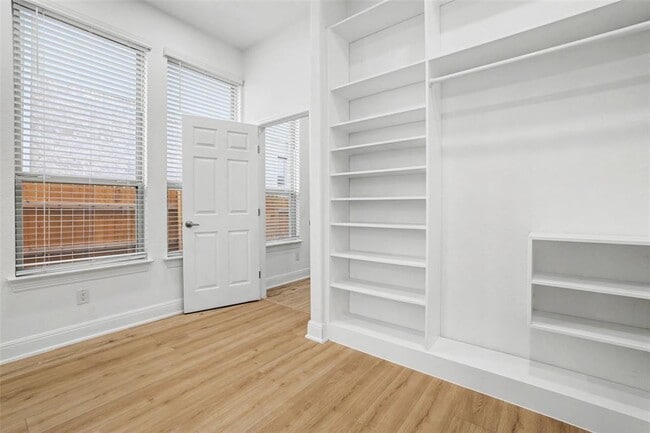 Building Photo - 104 Rocky River Rd