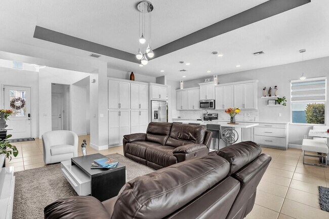 Building Photo - 16074 Whippoorwill Cir