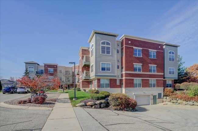 Building Photo - 5196 Sassafras Dr