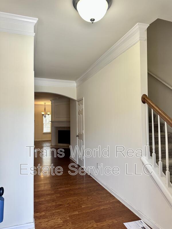 Building Photo - 9821 Alger Trce