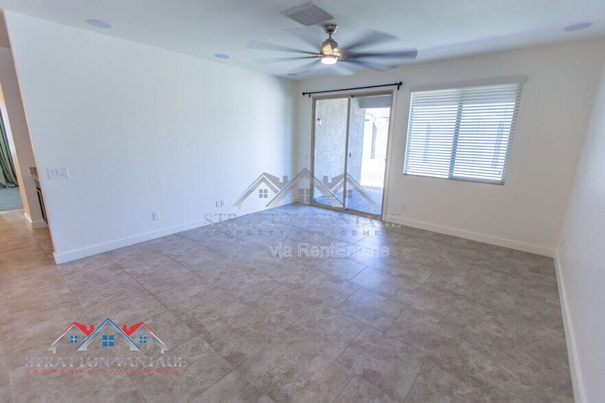 Building Photo - 16264 W Canterbury Dr