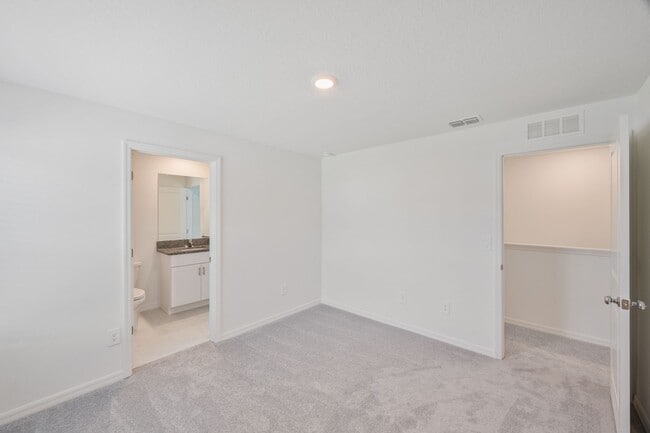 Building Photo - Brand New End Unit Townhome in Angeline Co...