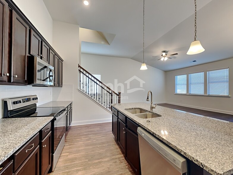 Building Photo - 1189 Ashlyn Ct