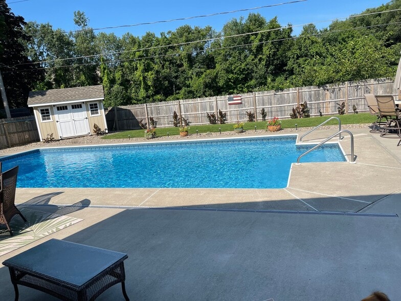 Building Photo - 14 Clark St