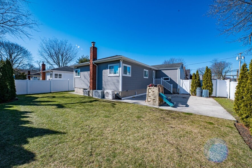 Building Photo - 2002 City Ave