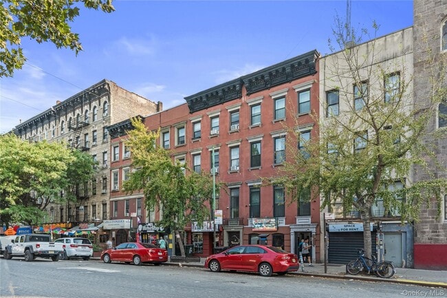 Building Photo - 220 E 116th St