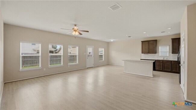Building Photo - 140 Fabarm Ln