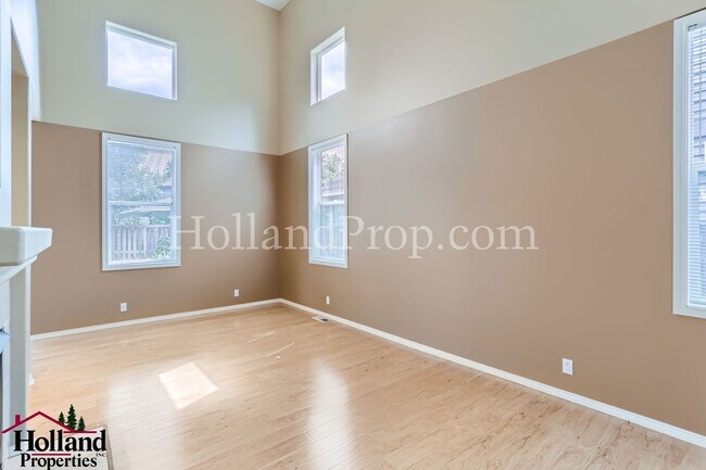 Building Photo - 1612 NE Parkside Dr