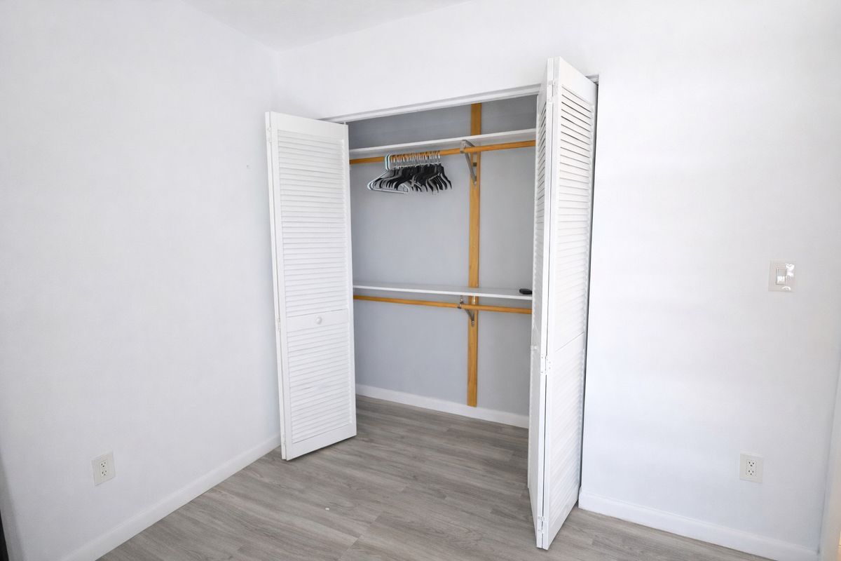 Building Photo - 4306 SW 131st Ave