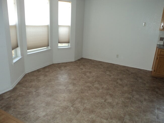 Building Photo - 3501 Woodrow Dr