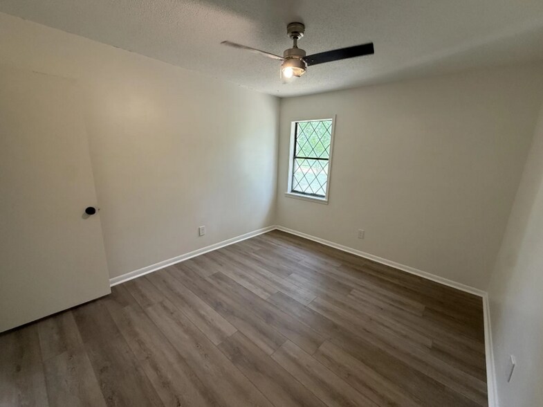 Building Photo - 119 Road 1252