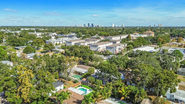 Building Photo - 4517 S Hesperides St