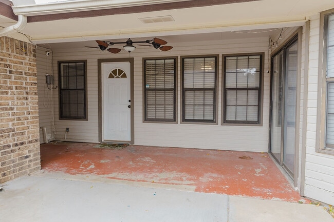 Building Photo - 1105 Gordon Blvd