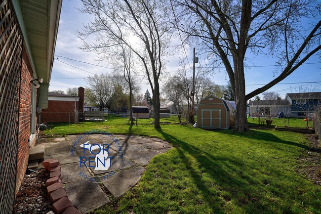 Building Photo - 5093 Spinning Wheel Dr