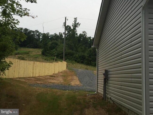 Building Photo - 160 Tabasco Ln