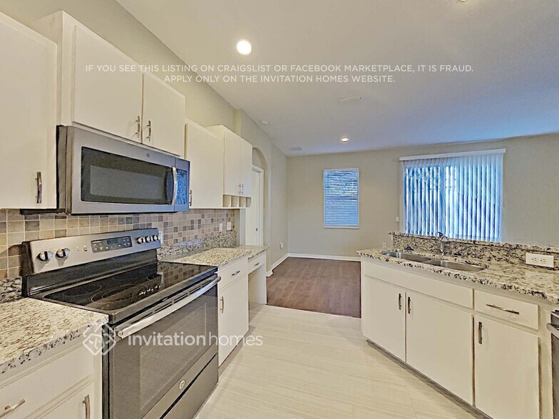 Building Photo - 8415 Greystone Dr