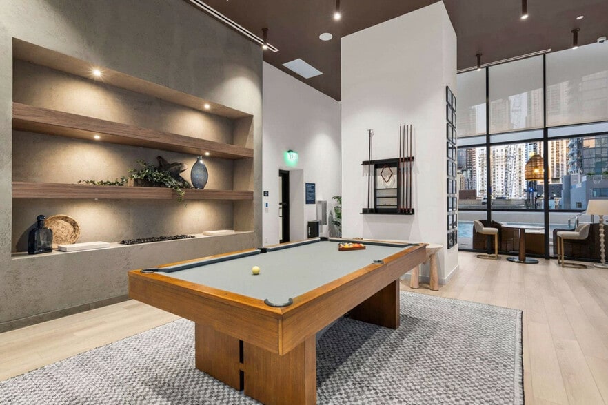 Building Photo - 225 N Miami Ave