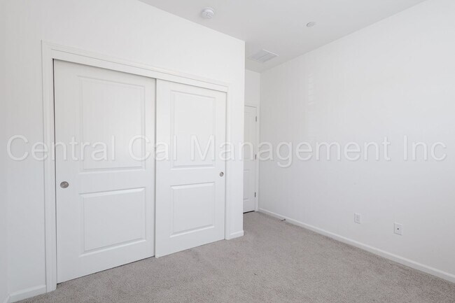 Building Photo - 4 Bedroom/2 Bath Home with Paid Solar - $2995 Per Month!