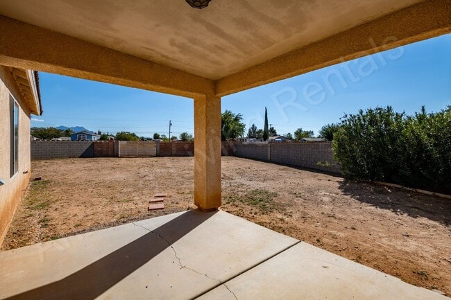 Building Photo - BEAUTIFUL CUL-DE-SAC HOME