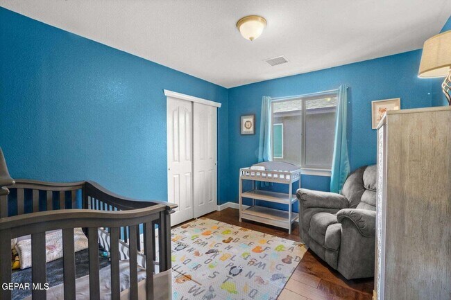 Building Photo - 11032 Bullseye St