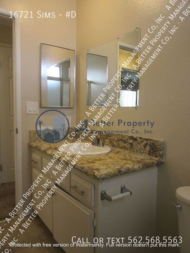 Building Photo - UPGRADED Upper Corner Bright&Sunny 2 bed w...