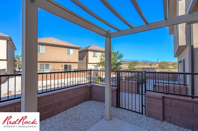 Building Photo - Move In Special - $500 Off First Months Rent! Stunning 4 Bedroom Townhome!