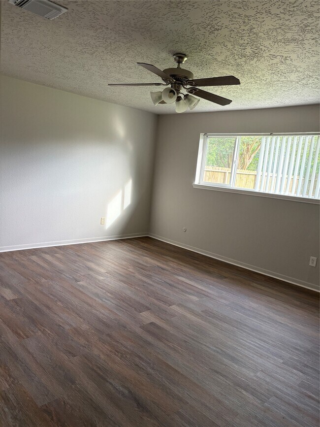 Building Photo - 12719 Huntington Field Dr